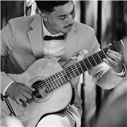 Professeur de guitare diplômé du conservatoire pour élèves débutants ou confirmés
